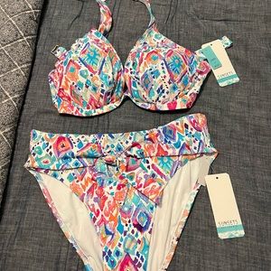 Brand new bikini set!  Size L bottoms and 40C-38D top.